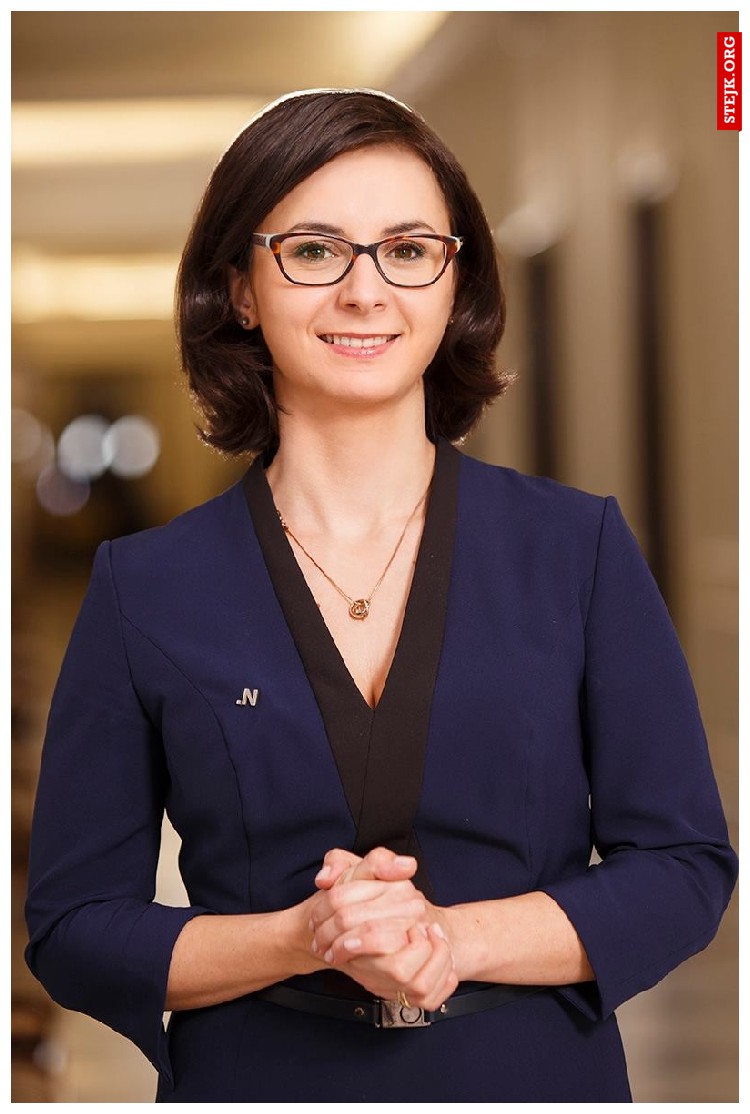Miała być ozdobą i mądrą 