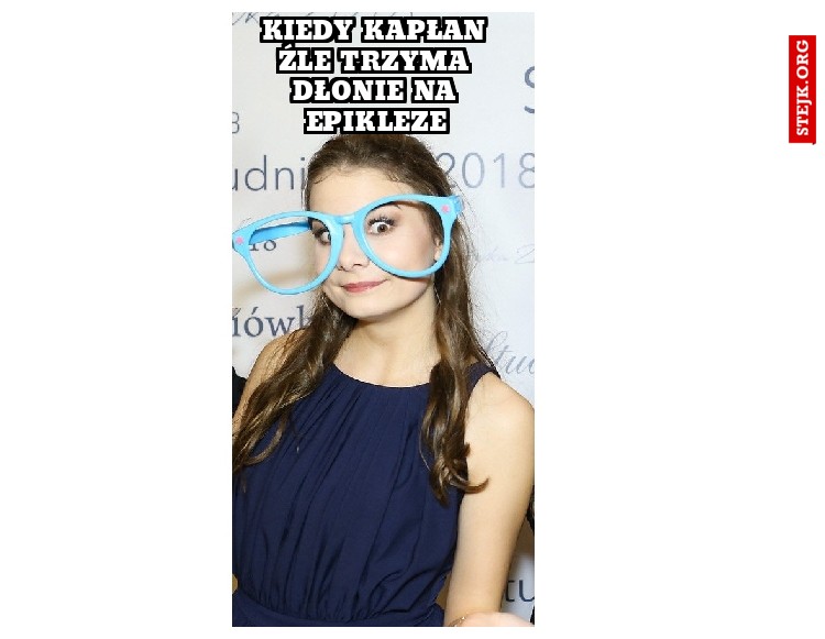 Kiedy kapłan źle trzyma dłonie na epikleze