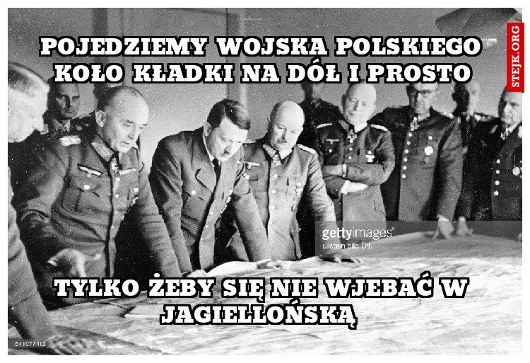 Pojedziemy Wojska Polskiego koło kładki na dół i prosto