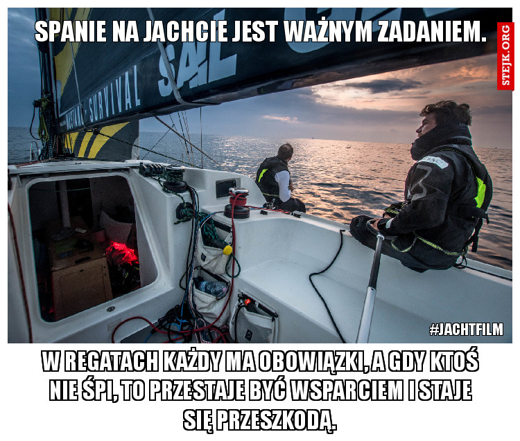 Spanie na jachcie jest ważnym zadaniem. 
