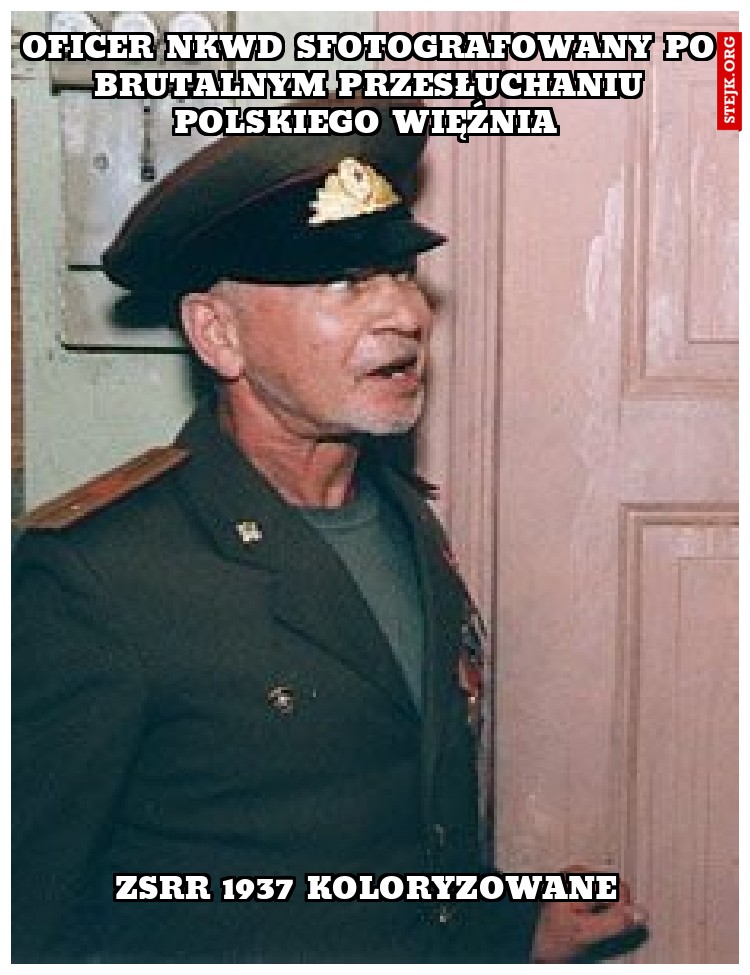 Oficer NKWD sfotografowany po brutalnym przesłuchaniu polskiego więźnia 