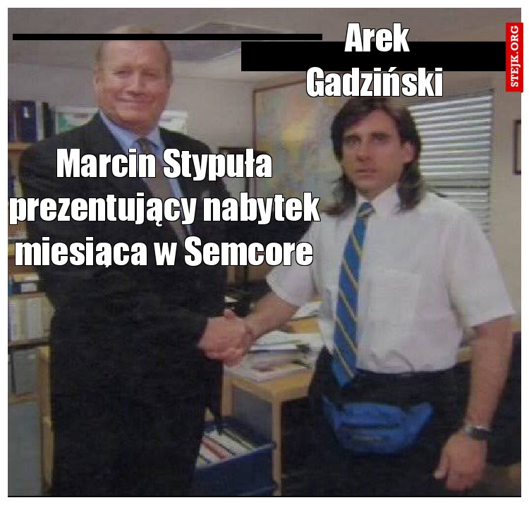 Marcin Stypuła prezentujący nabytek miesiąca w Semcore
