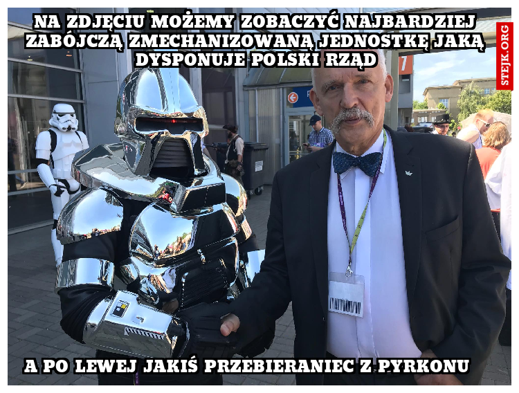 a po lewej jakiś przebieraniec z Pyrkonu